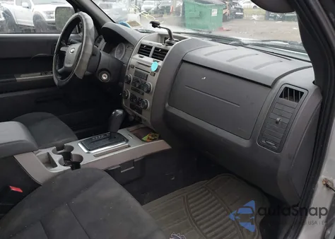 2009 Ford Escape Xlt z USA, uszkodzony, nr VIN 1FMCU93G09KA89404